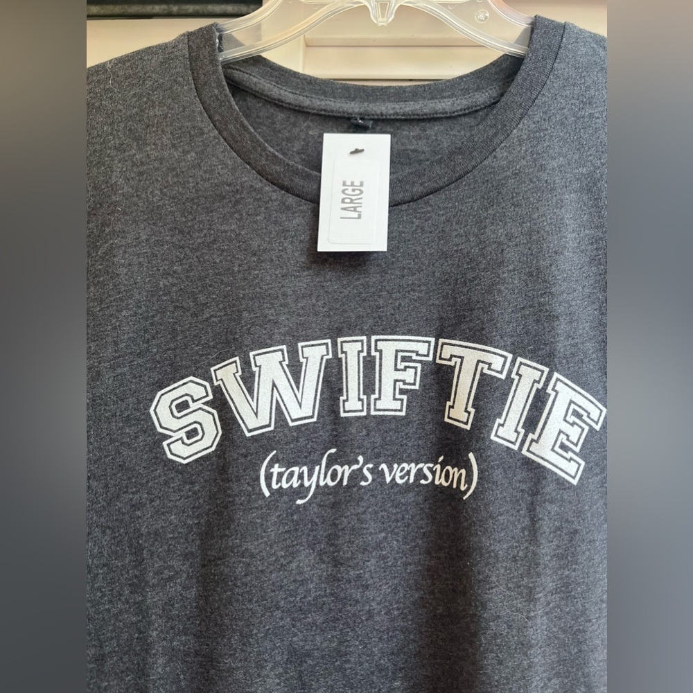 NEW SWIFTIE SZ L Taylors Version short sleeved t-shirt